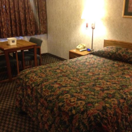Richmond Inn And Suites Zewnętrze zdjęcie