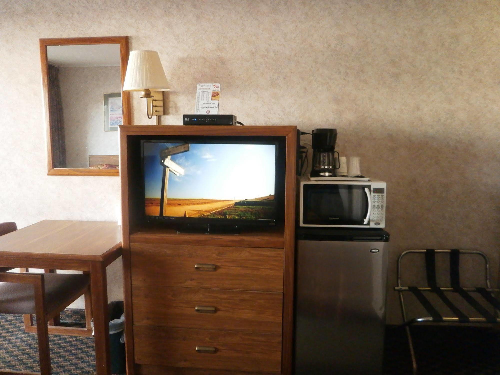 Richmond Inn And Suites Zewnętrze zdjęcie